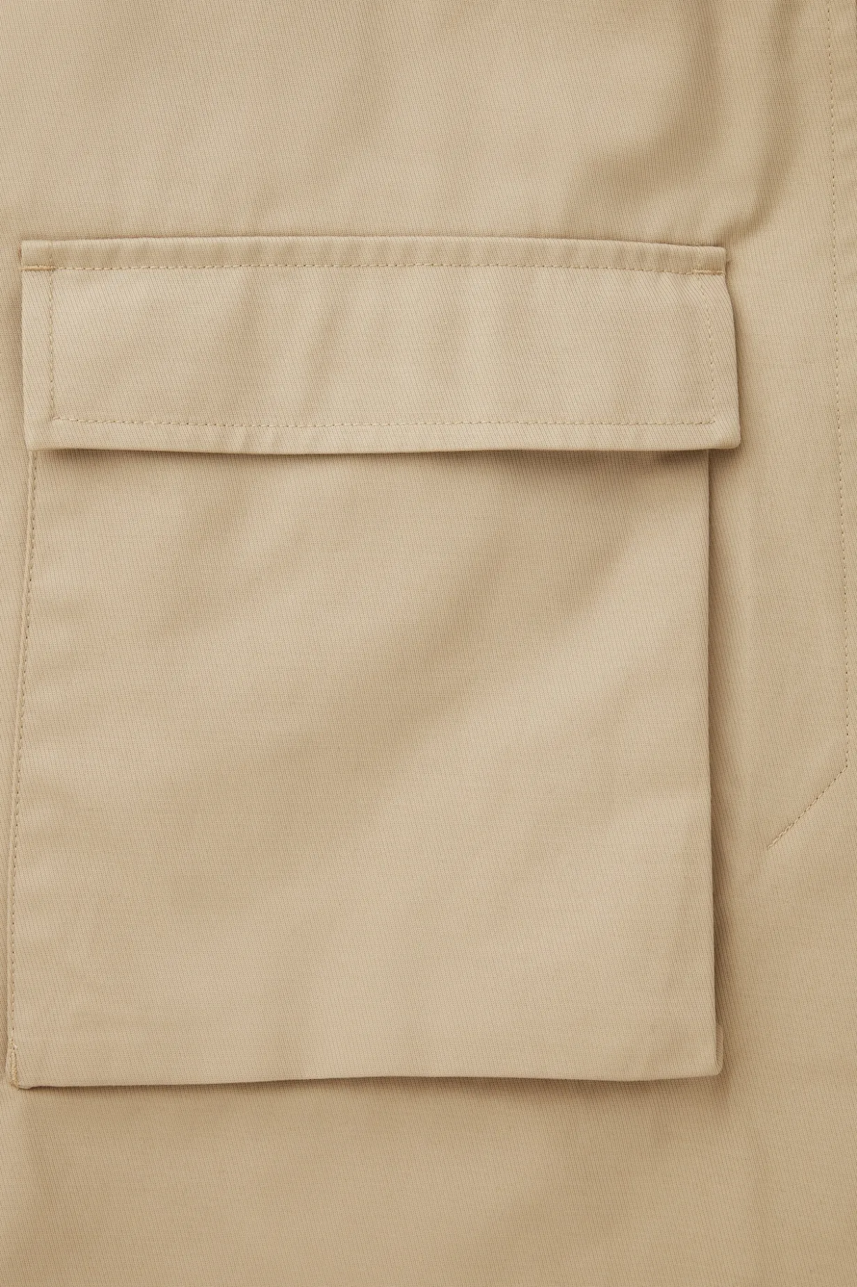 KURZMANTEL IM UTILITY-STIL