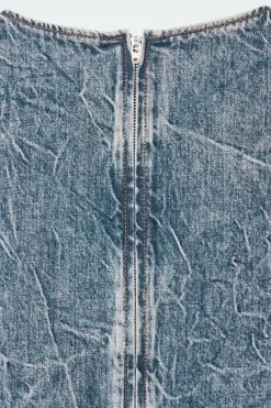 KURZÄRMLIGES OBERTEIL AUS GEWASCHENEM DENIM