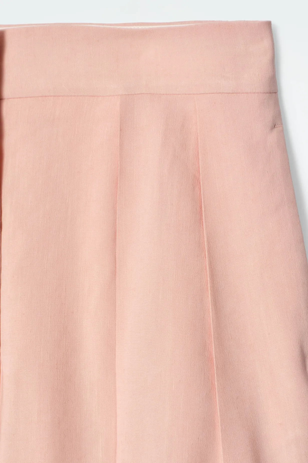 LANGE SHORTS AUS LEINEN MIT FALTEN