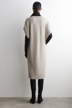 LANGE STRICKJACKE AUS WOLLE