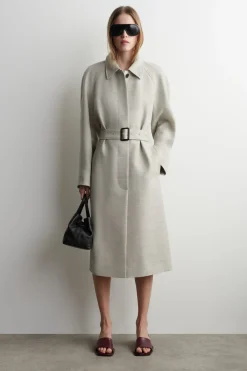 LANGER TRENCHCOAT AUS LEINEN UND WOLLE