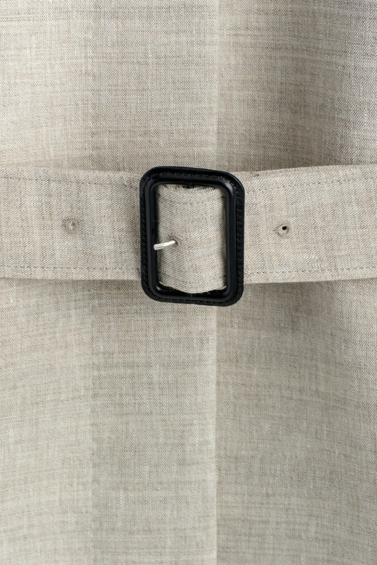 LANGER TRENCHCOAT AUS LEINEN UND WOLLE