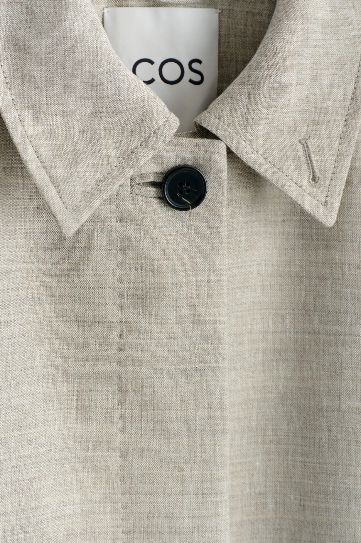 LANGER TRENCHCOAT AUS LEINEN UND WOLLE
