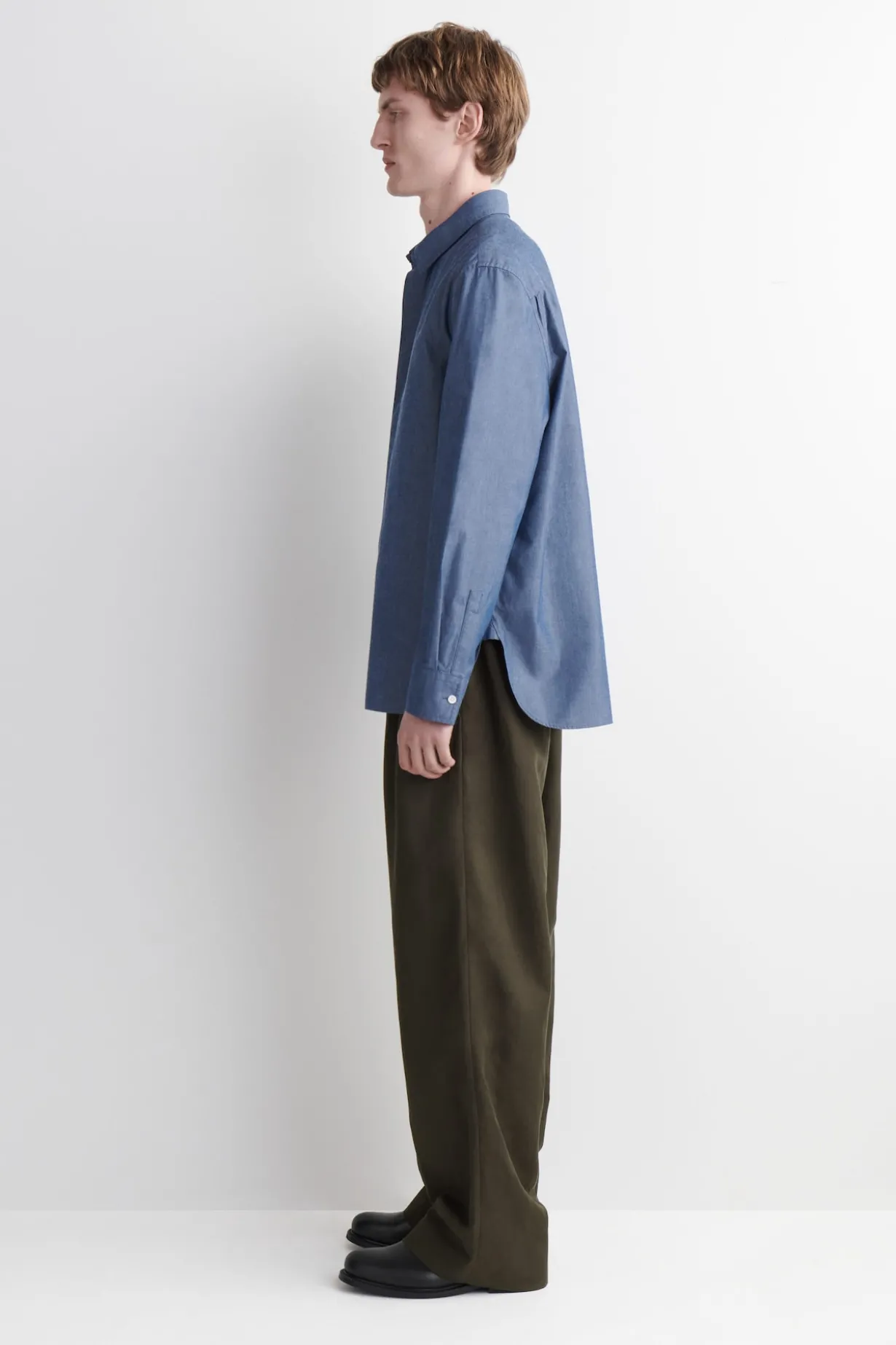 LANGÄRMLIGES HEMD AUS CHAMBRAY