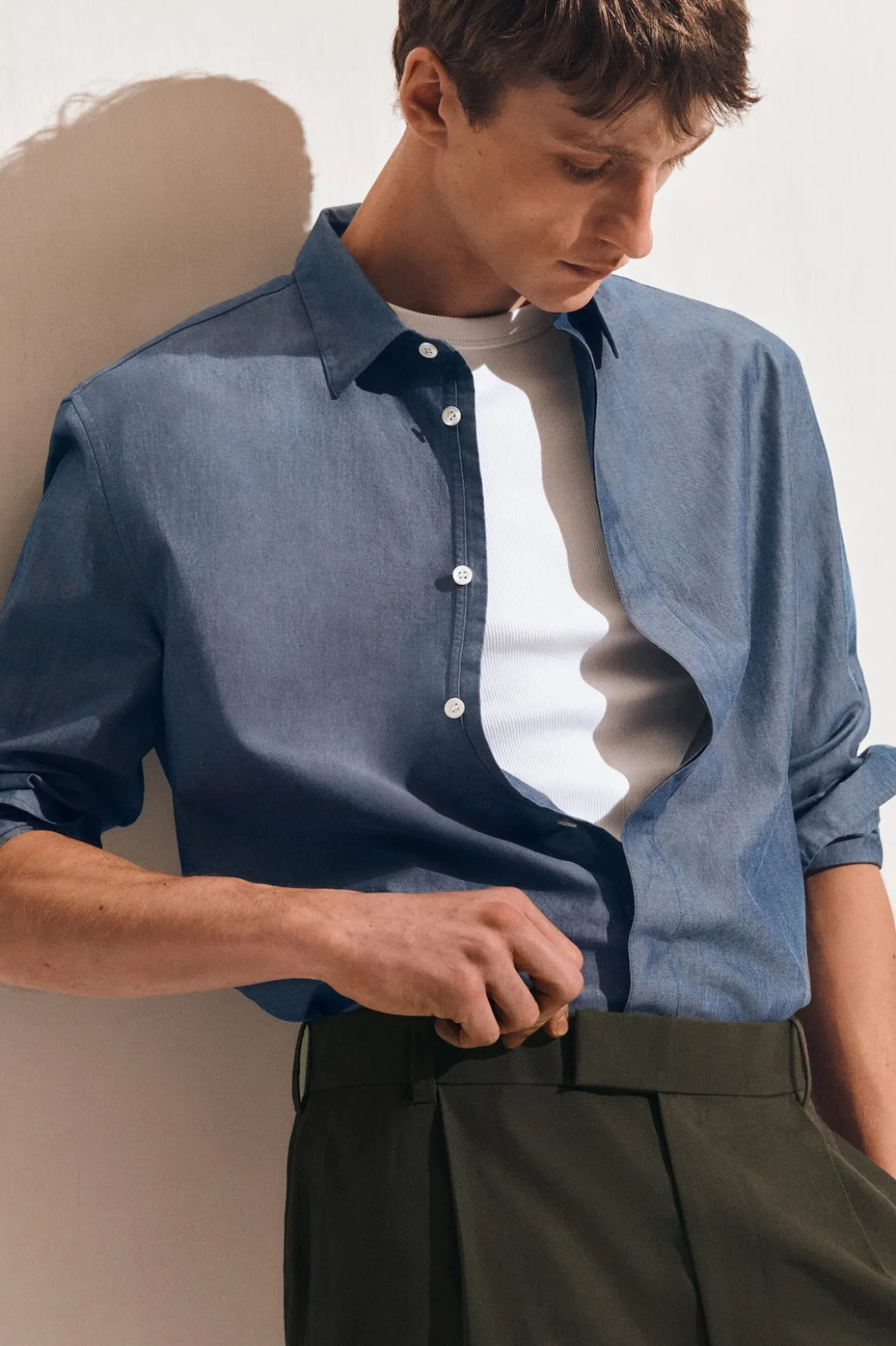 LANGÄRMLIGES HEMD AUS CHAMBRAY