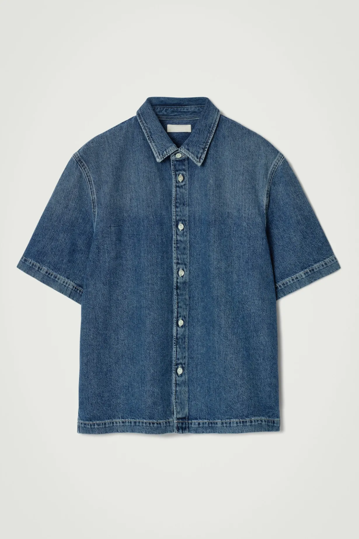 LEICHTES KURZARMHEMD AUS DENIM