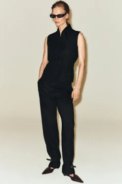 LEINENHOSE MIT GERADEM BEIN