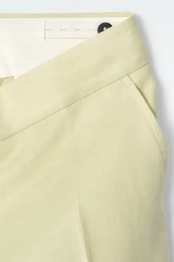 LEINENHOSE MIT SCHMALEM BEIN