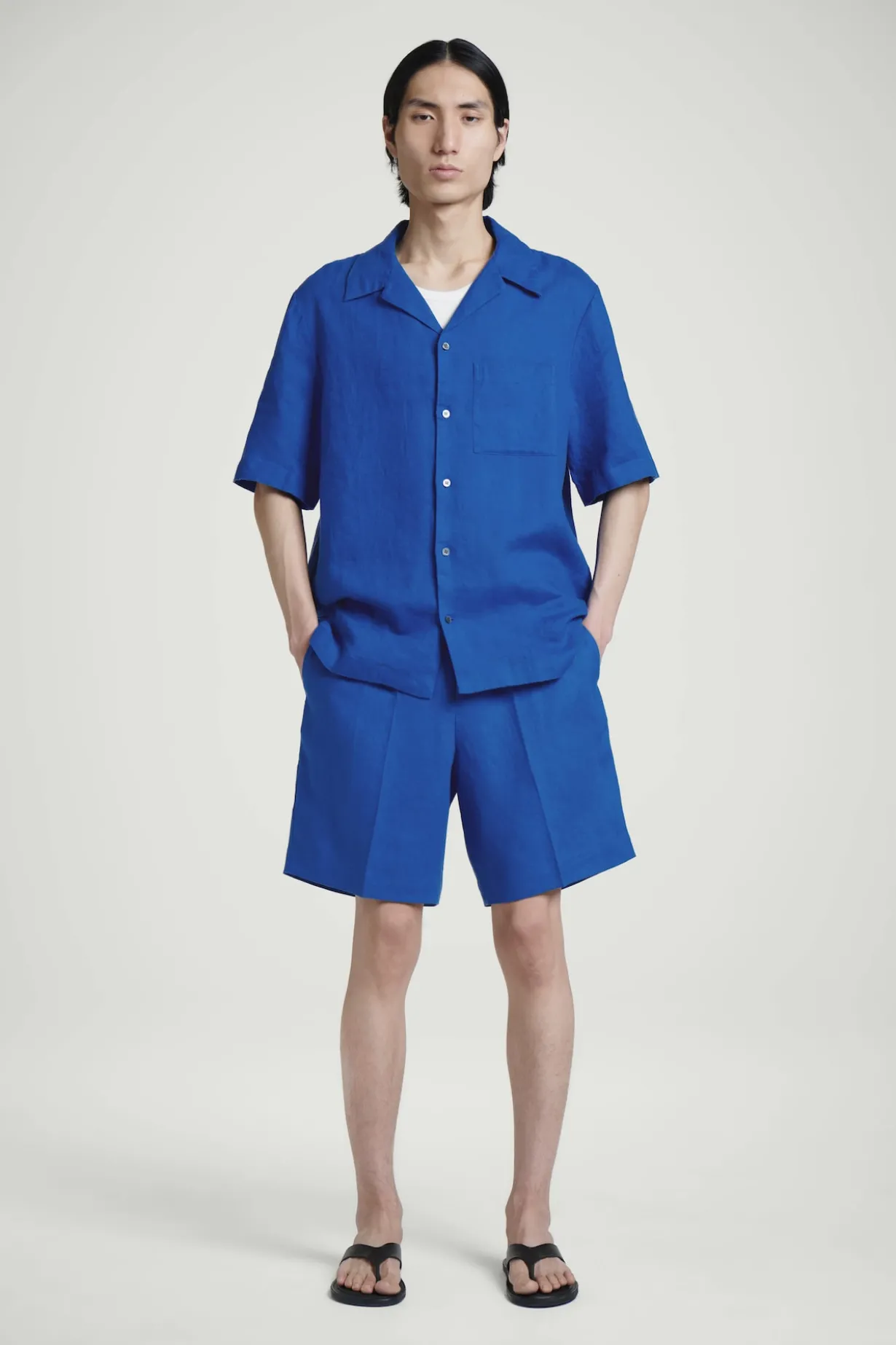 LEINENSHORTS MIT ELASTISCHEM BUND
