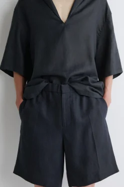 LEINENSHORTS MIT ELASTISCHEM BUND