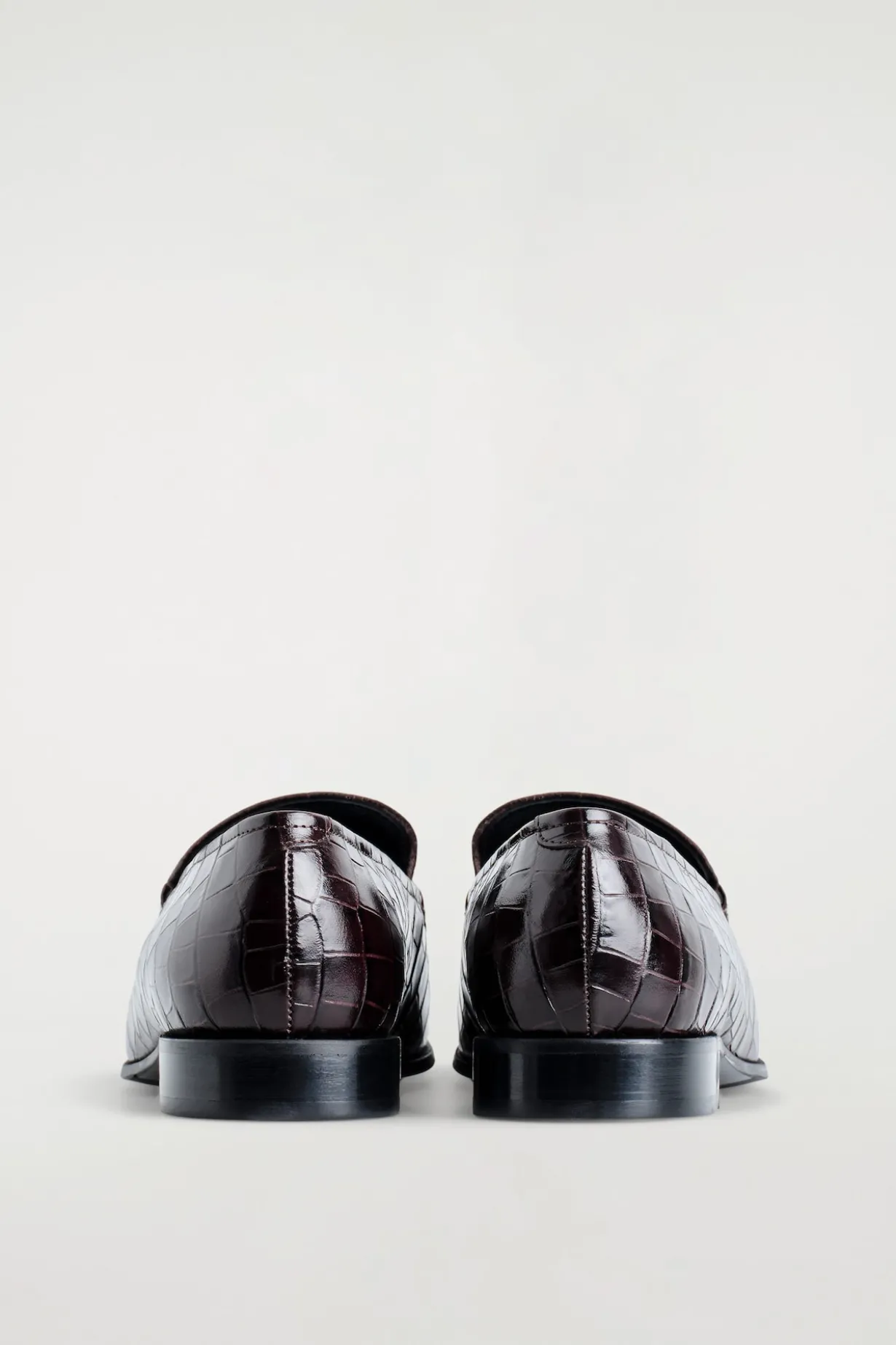 LOAFERS AUS LEDER IN KROKODILOPTIK