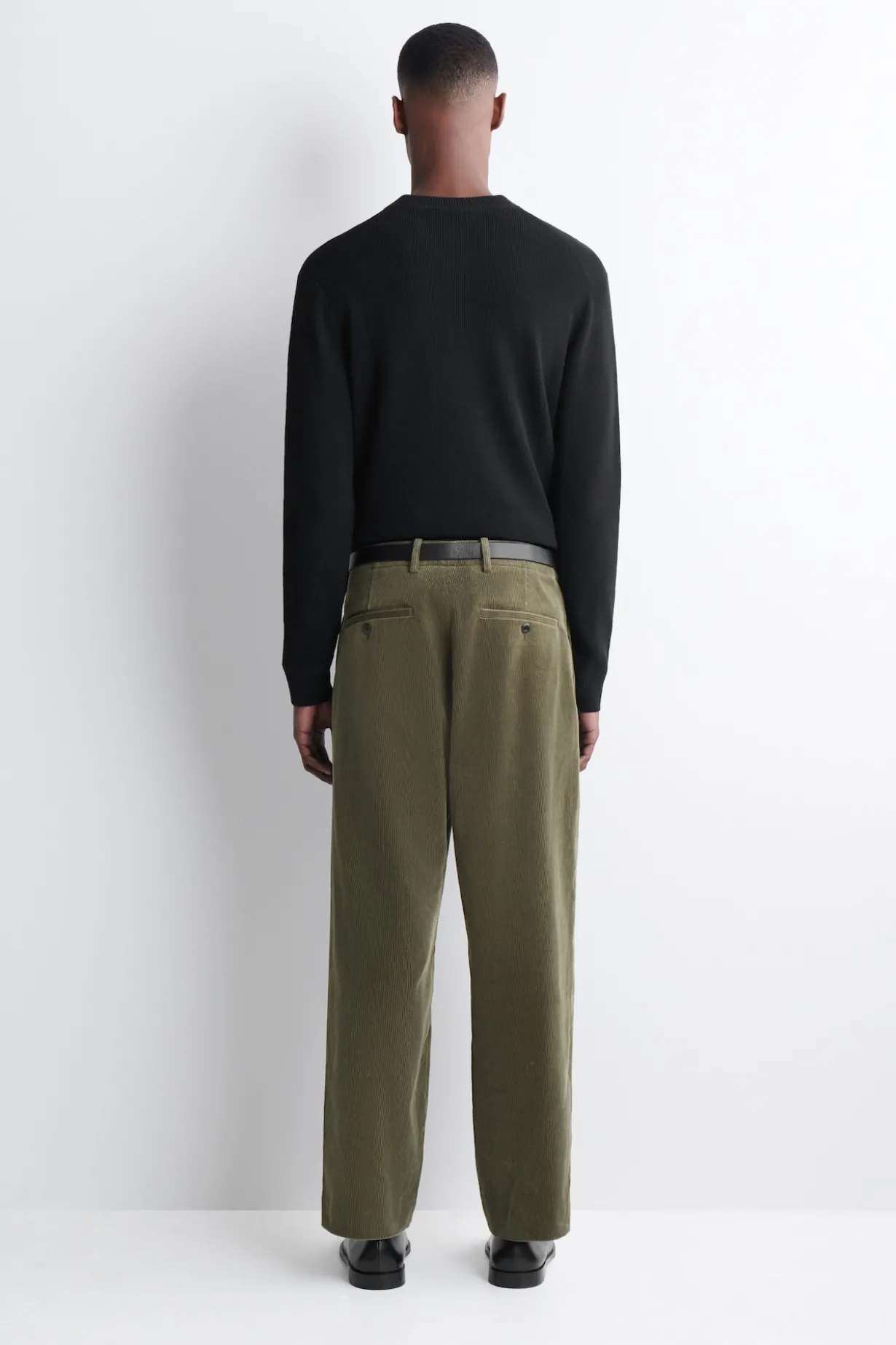 LOCKERE CORDHOSE MIT GERADEM BEIN UND FALTEN