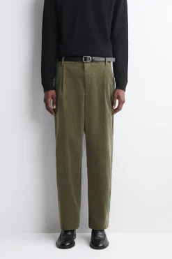 LOCKERE CORDHOSE MIT GERADEM BEIN UND FALTEN