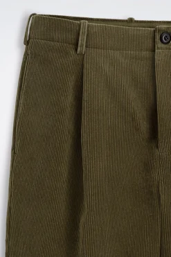 LOCKERE CORDHOSE MIT GERADEM BEIN UND FALTEN