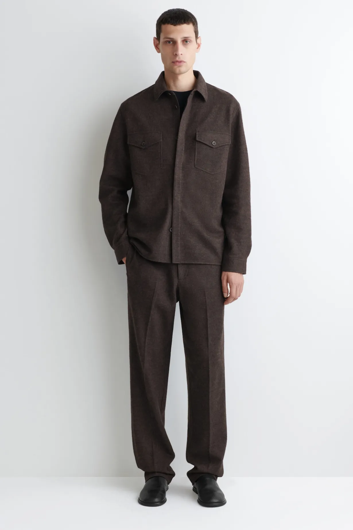 LOCKERE HEMDJACKE AUS GEKOCHTER WOLLE