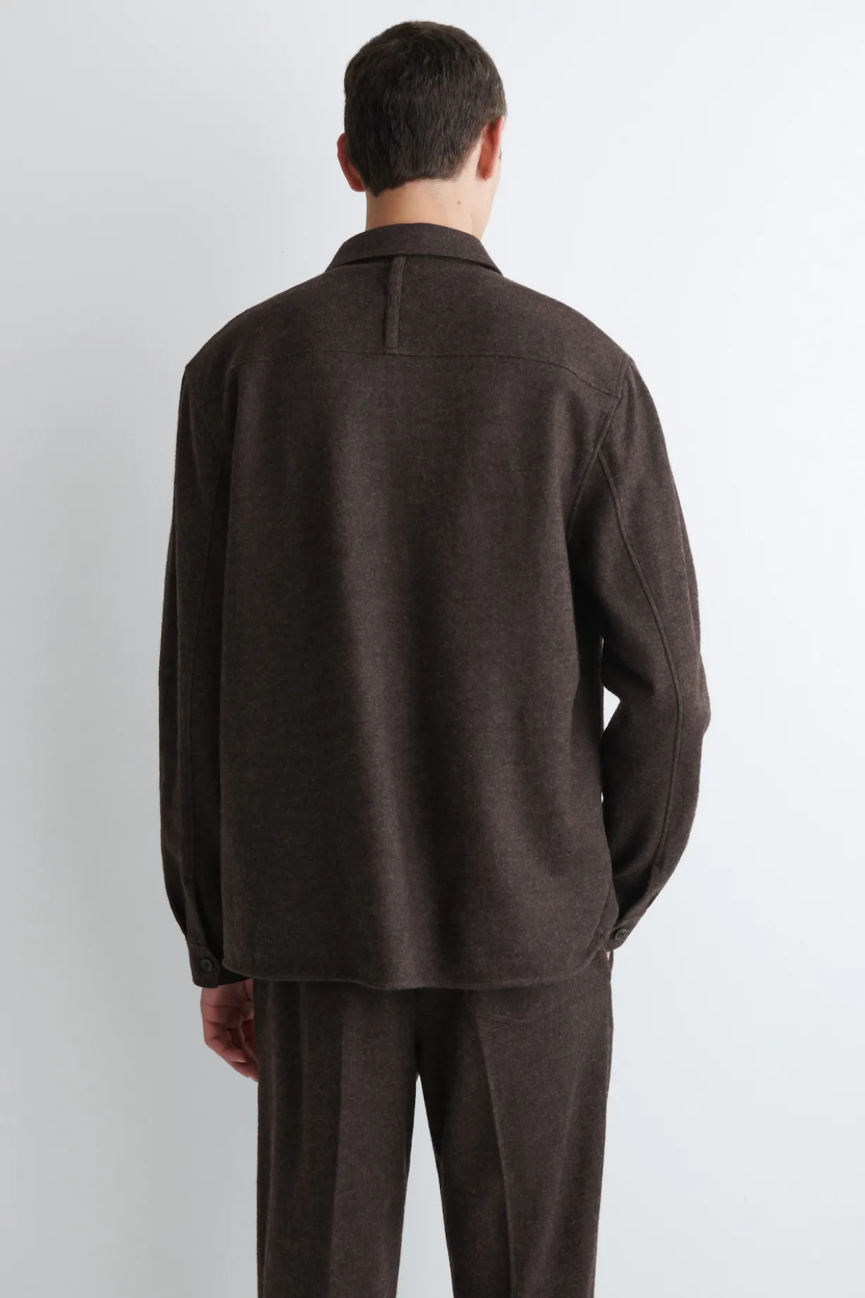 LOCKERE HEMDJACKE AUS GEKOCHTER WOLLE