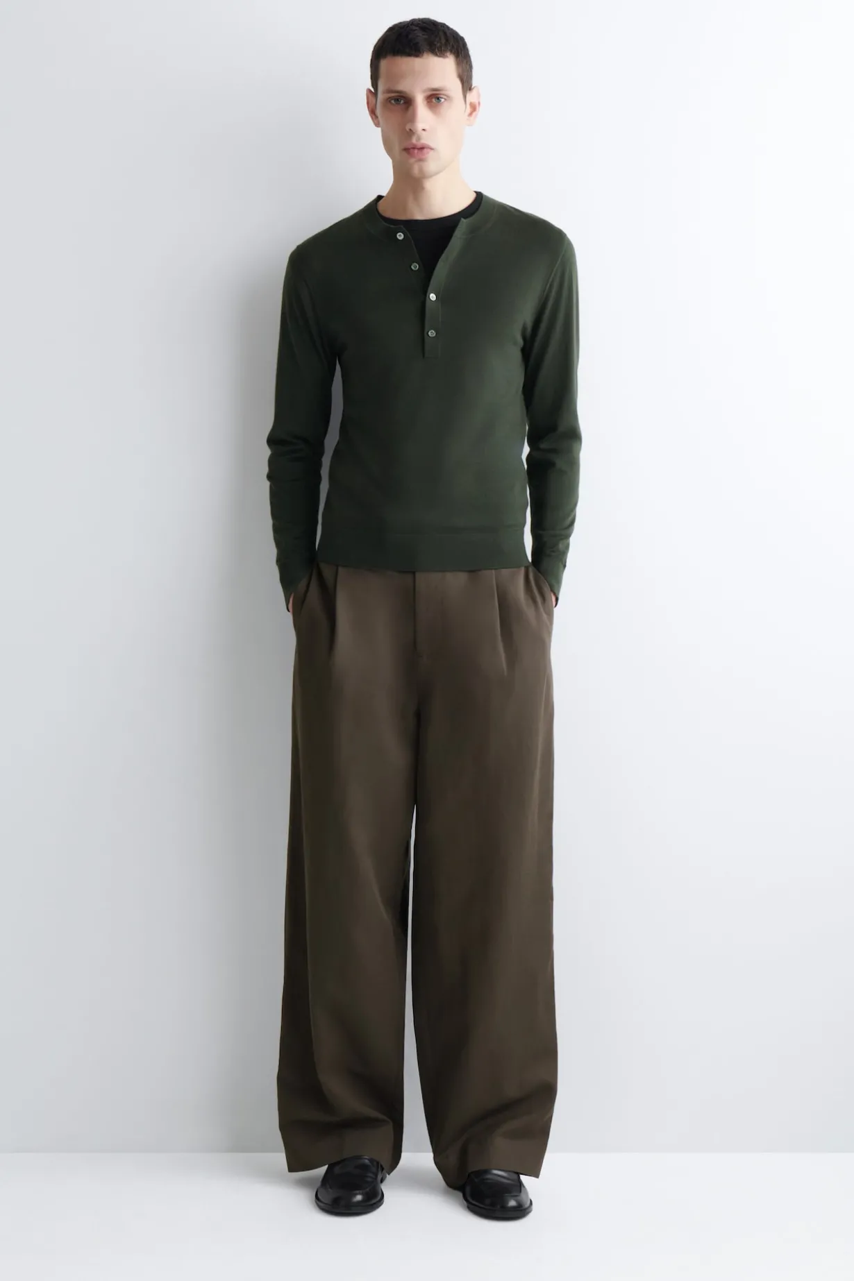 LOCKERE HOSE AUS LEINEN-MIX MIT WEITEM BEIN