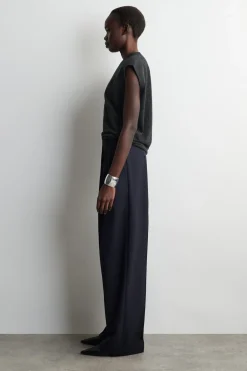 LOCKERE HOSE AUS TWILL MIT WEITEM BEIN