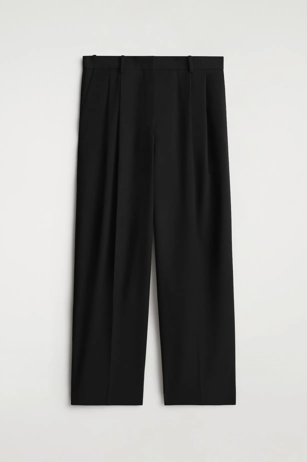 LOCKERE HOSE AUS TWILL MIT WEITEM BEIN