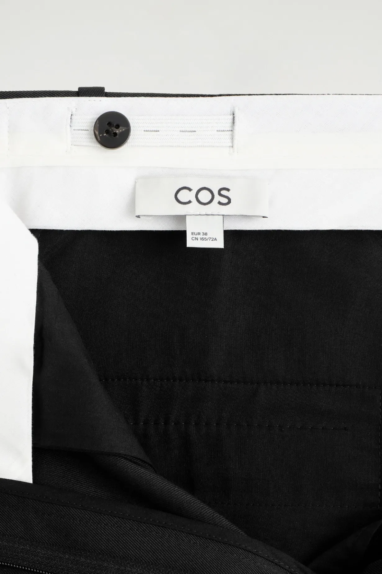 LOCKERE HOSE AUS TWILL MIT WEITEM BEIN