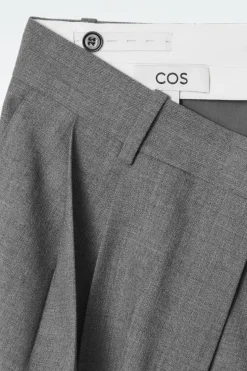 LOCKERE HOSE AUS TWILL MIT WEITEM BEIN