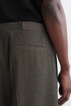 LOCKERE HOSE MIT WEITEM BEIN UND FISCHGRÄTMUSTER