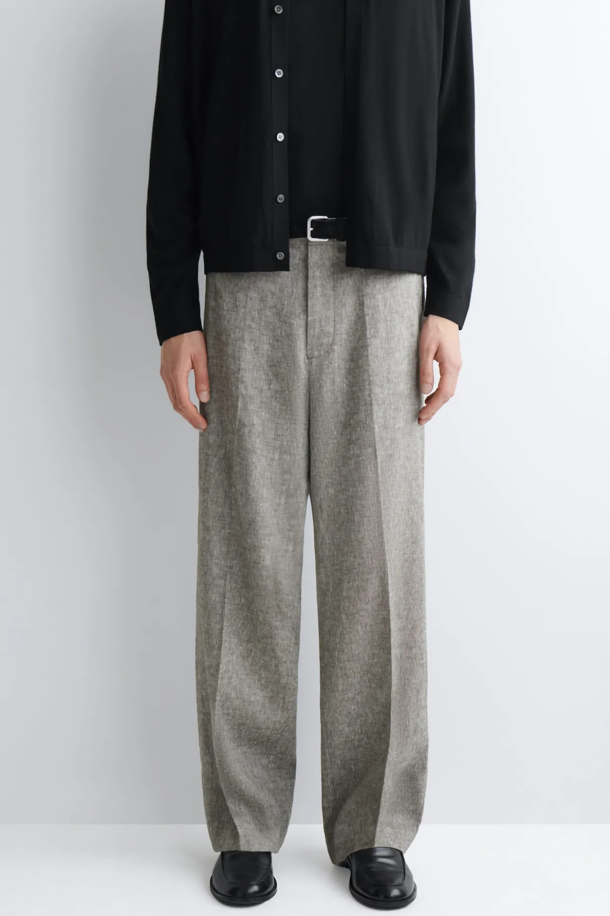 LOCKERE LEINENHOSE MIT GERADEM BEIN