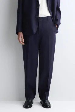 LOCKERE LEINENHOSE MIT SCHMAL ZULAUFENDEM BEIN