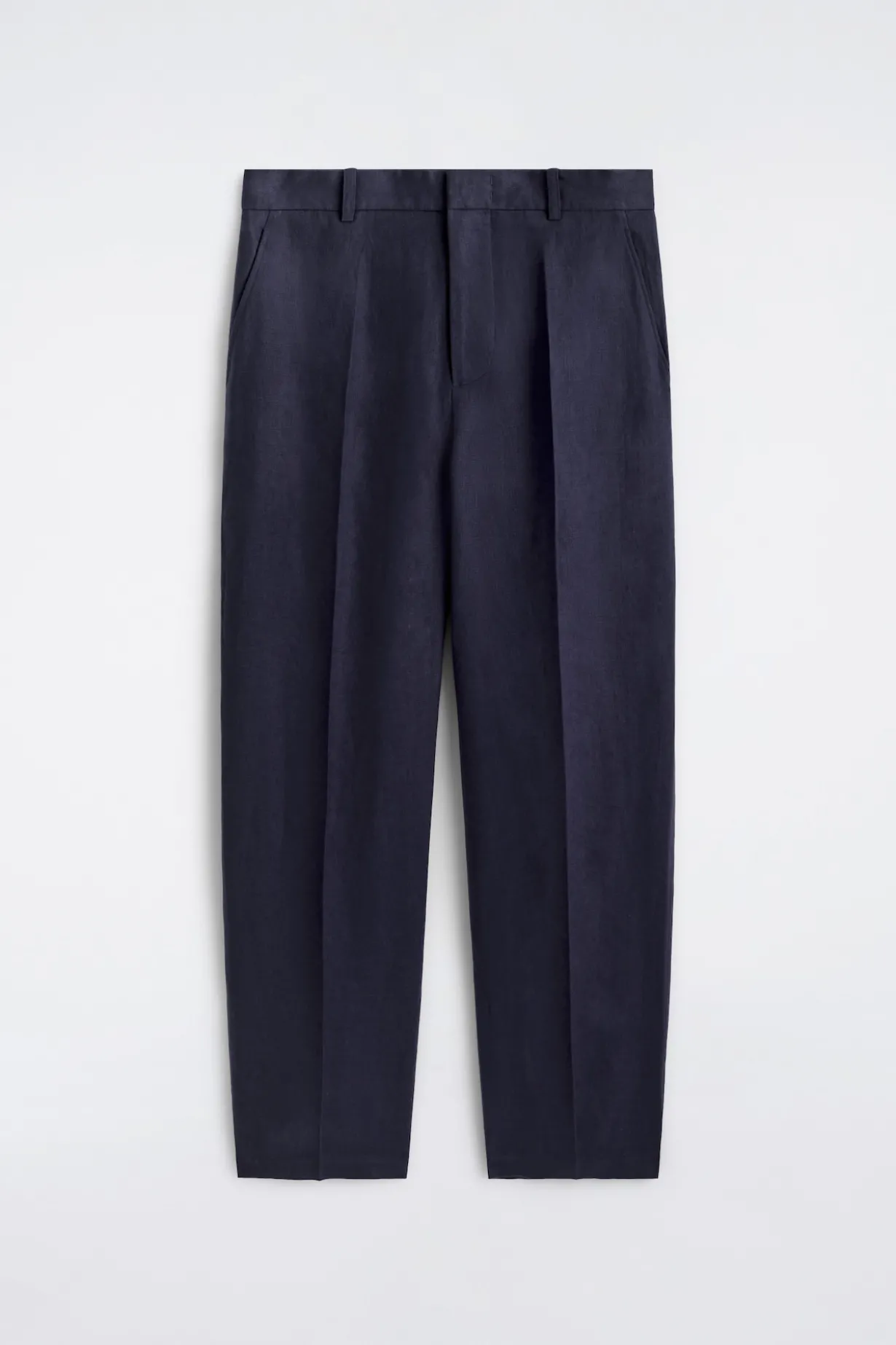 LOCKERE LEINENHOSE MIT SCHMAL ZULAUFENDEM BEIN