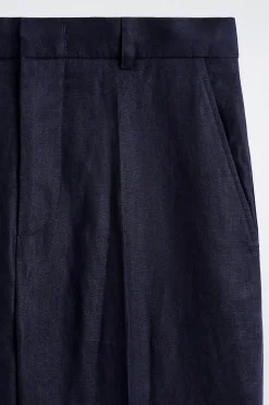 LOCKERE LEINENHOSE MIT SCHMAL ZULAUFENDEM BEIN