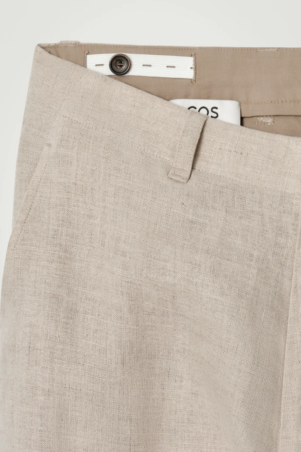 LOCKERE LEINENHOSE MIT SCHMAL ZULAUFENDEM BEIN