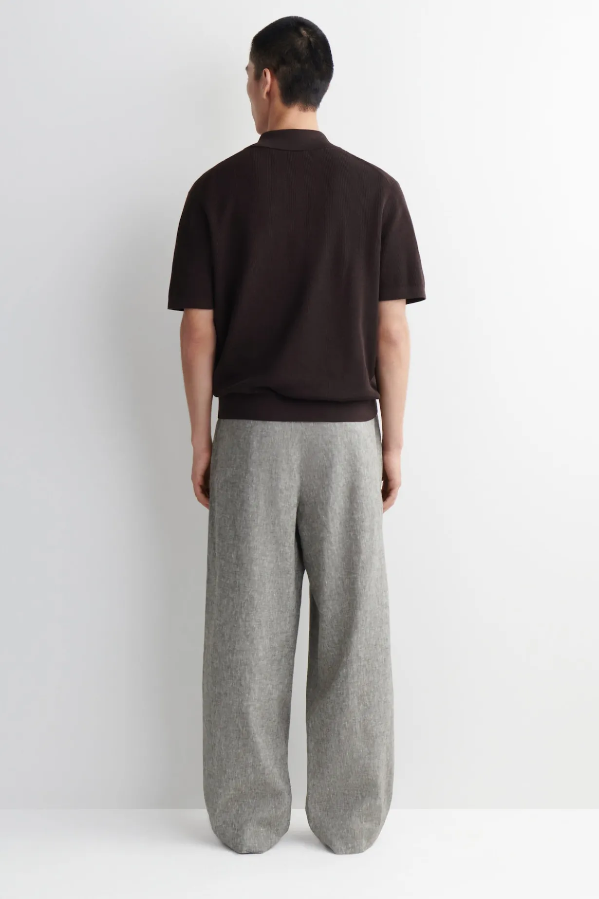 LOCKERE LEINENHOSE MIT WEITEM BEIN