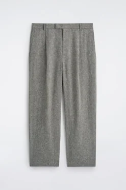 LOCKERE LEINENHOSE MIT WEITEM BEIN