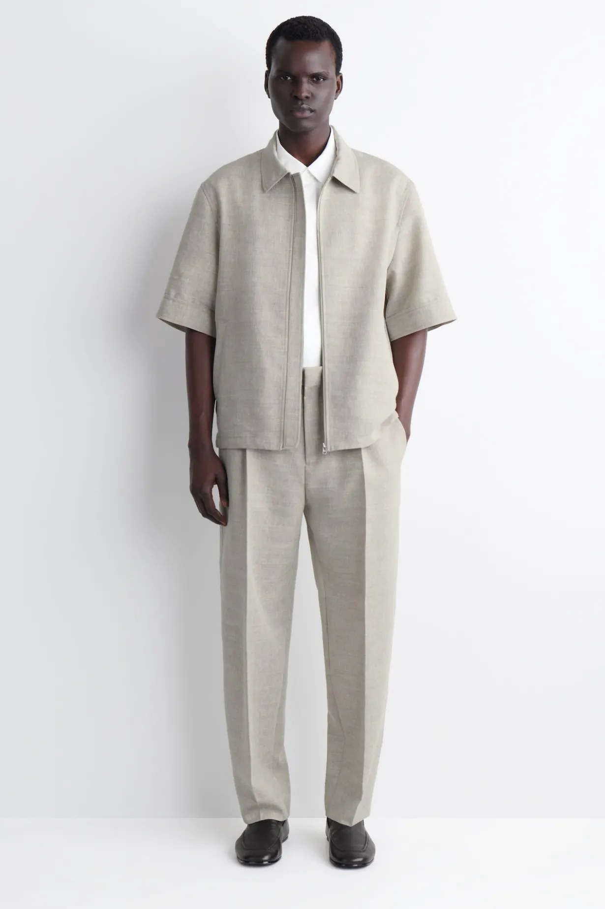 LOCKERE LEINEN-WOLLHOSE MIT BARREL-BEIN