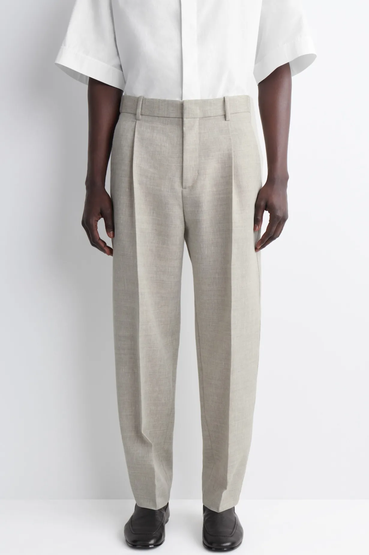 LOCKERE LEINEN-WOLLHOSE MIT BARREL-BEIN