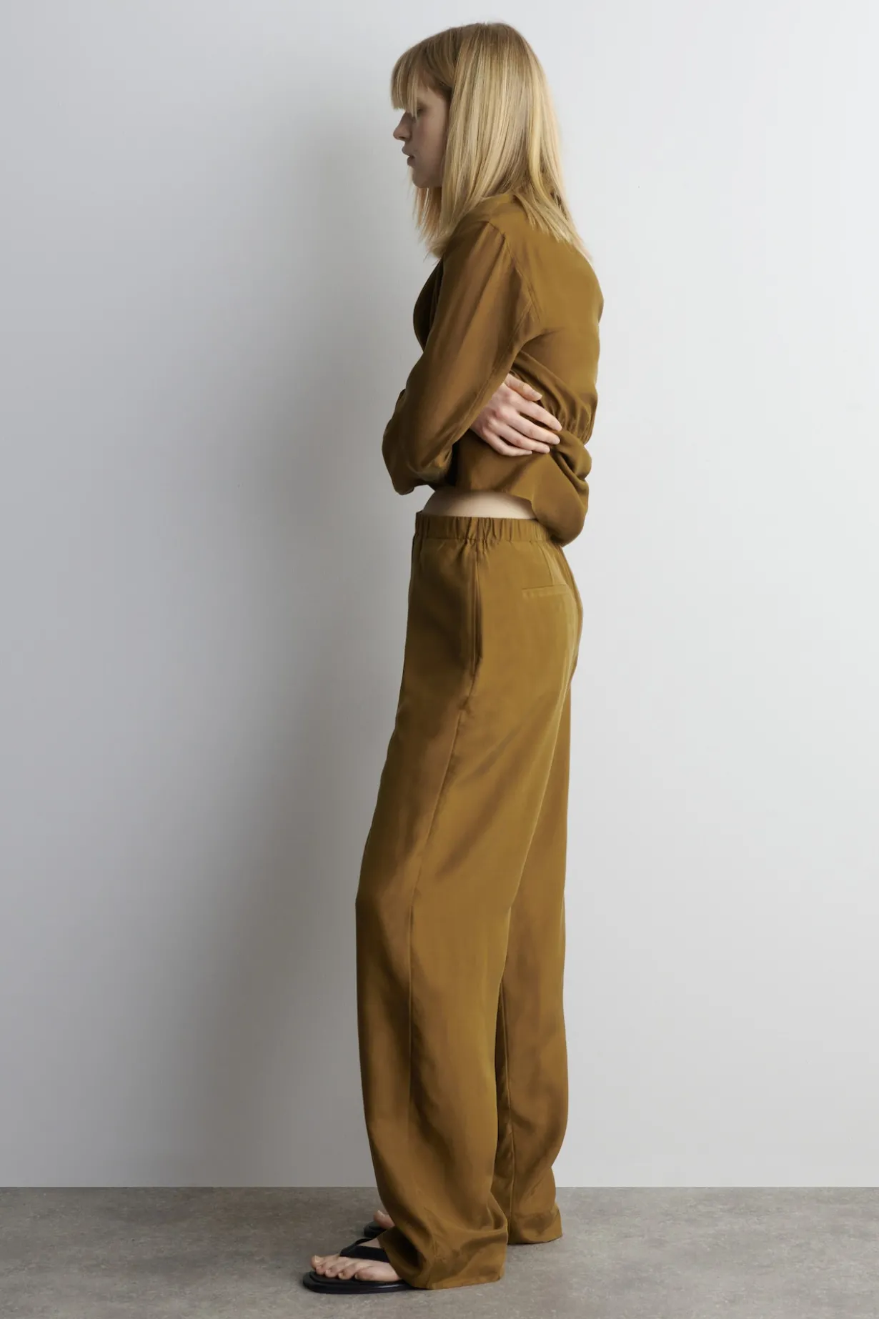 LOCKERE SEIDENHOSE