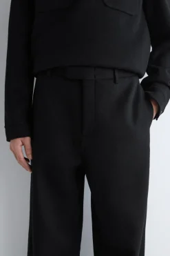 LOCKERE WOLLHOSE MIT GERADEM BEIN