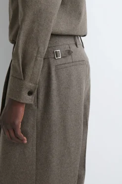 LOCKERE WOLLHOSE MIT GERADEM BEIN