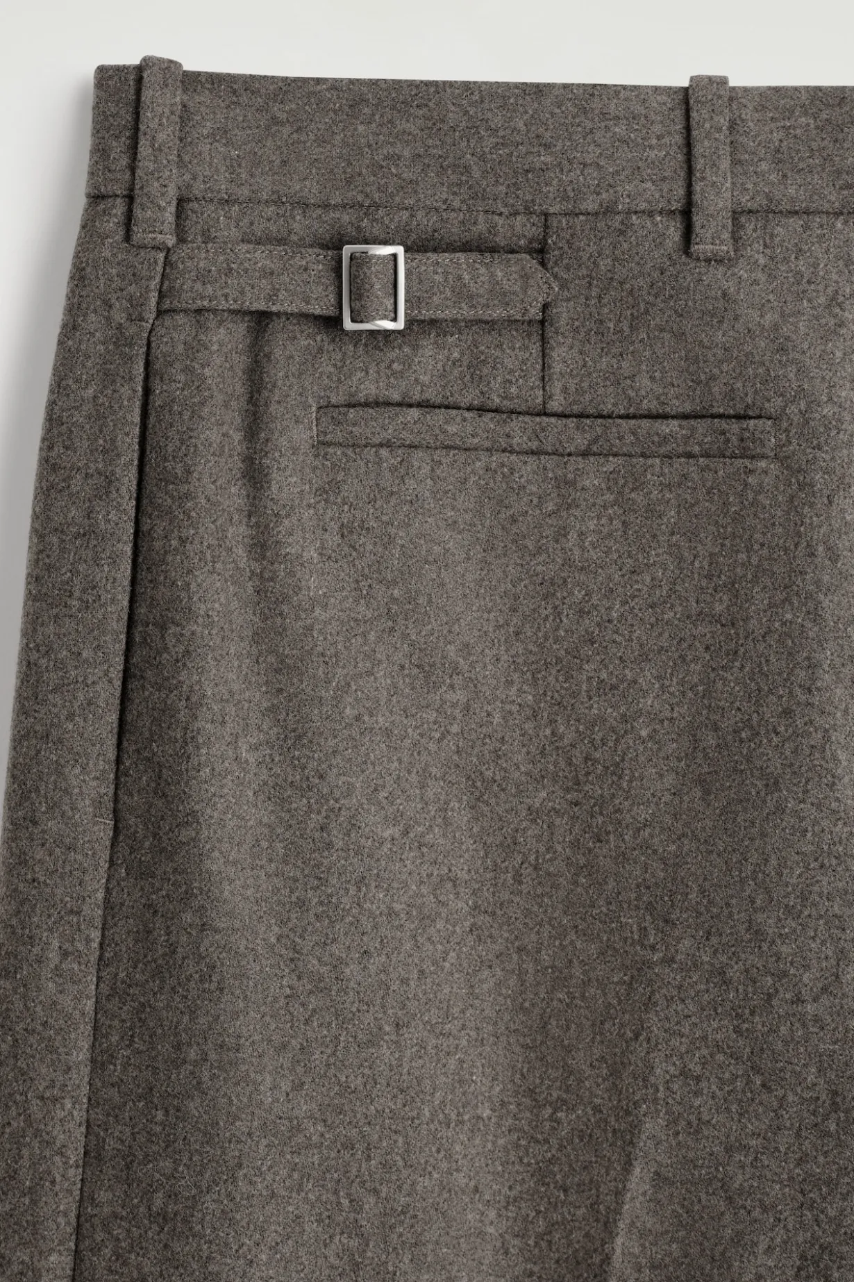 LOCKERE WOLLHOSE MIT GERADEM BEIN