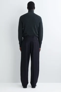LOCKERE WOLLHOSE MIT GERADEM BEIN