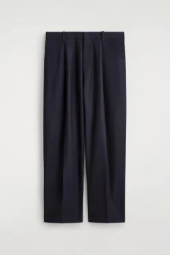 LOCKERE WOLLHOSE MIT GERADEM BEIN