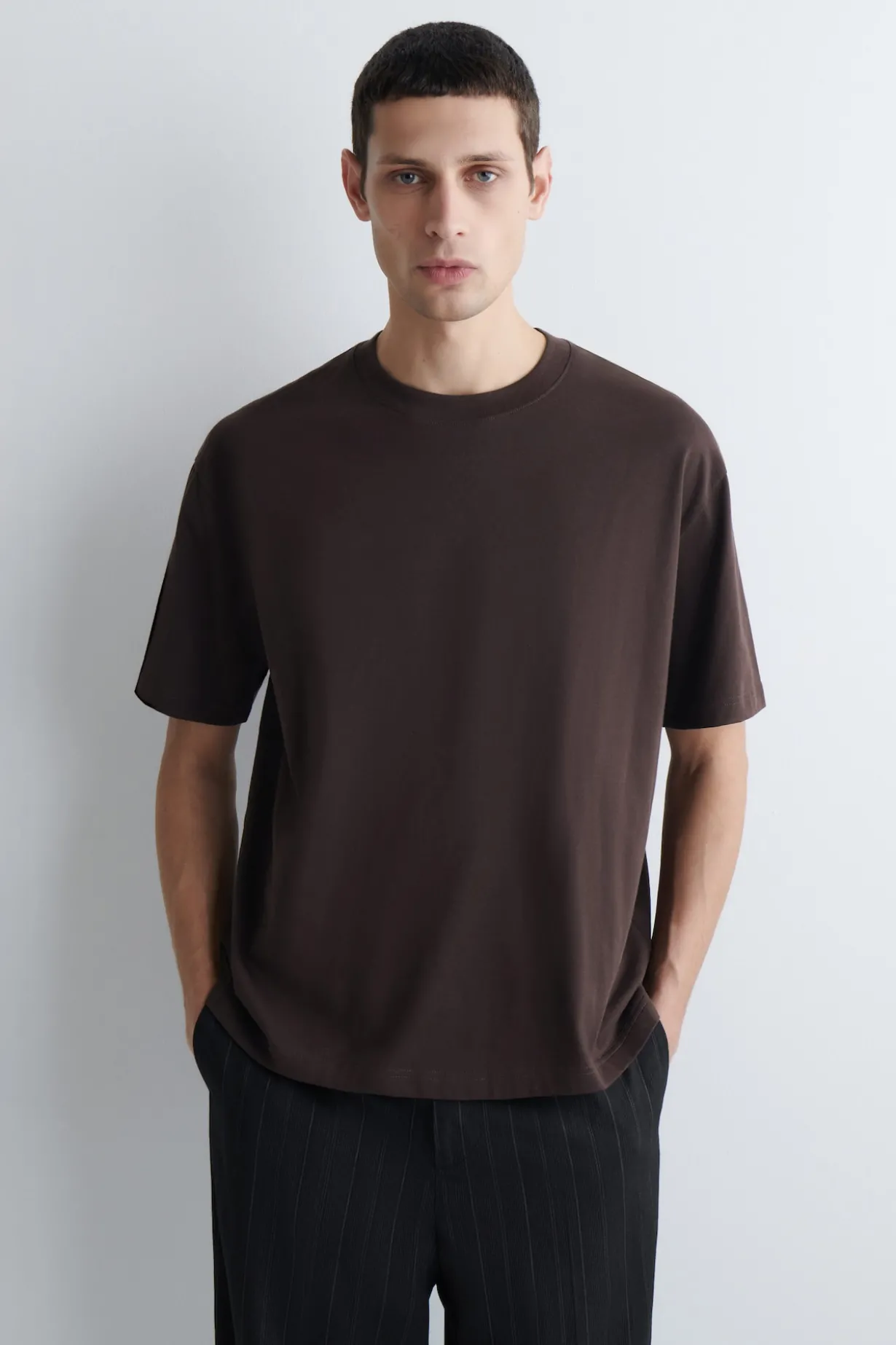 LOCKERES LEICHTES BAUMWOLL-T-SHIRT