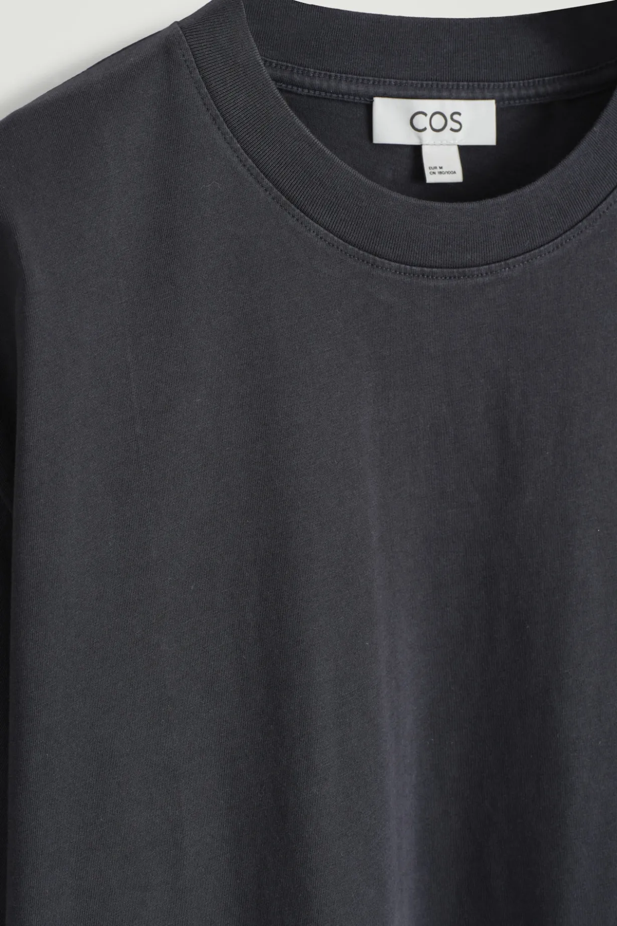 LOCKERES LEICHTES BAUMWOLL-T-SHIRT