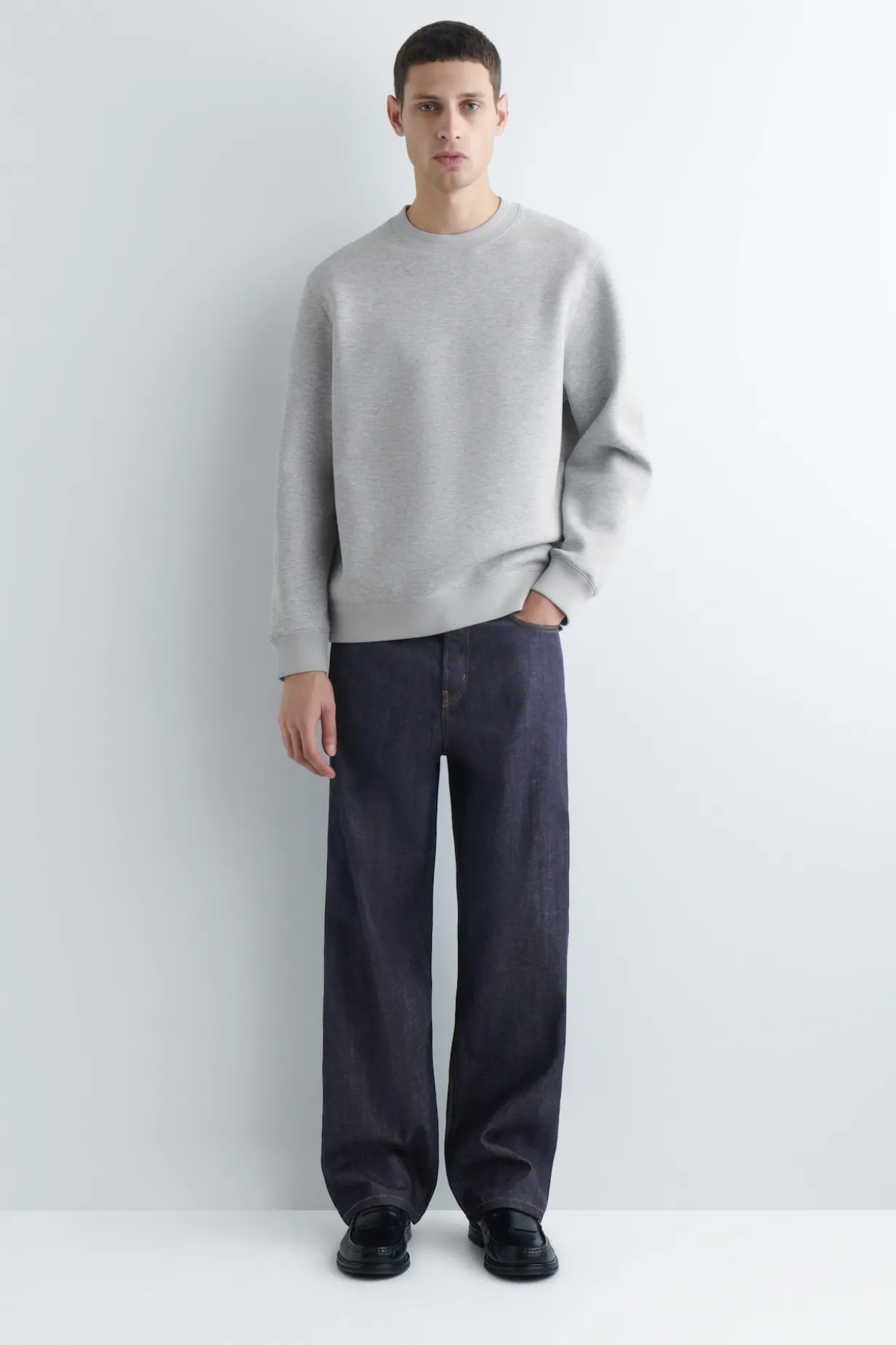 LOCKERES SWEATSHIRT AUS SCUBA