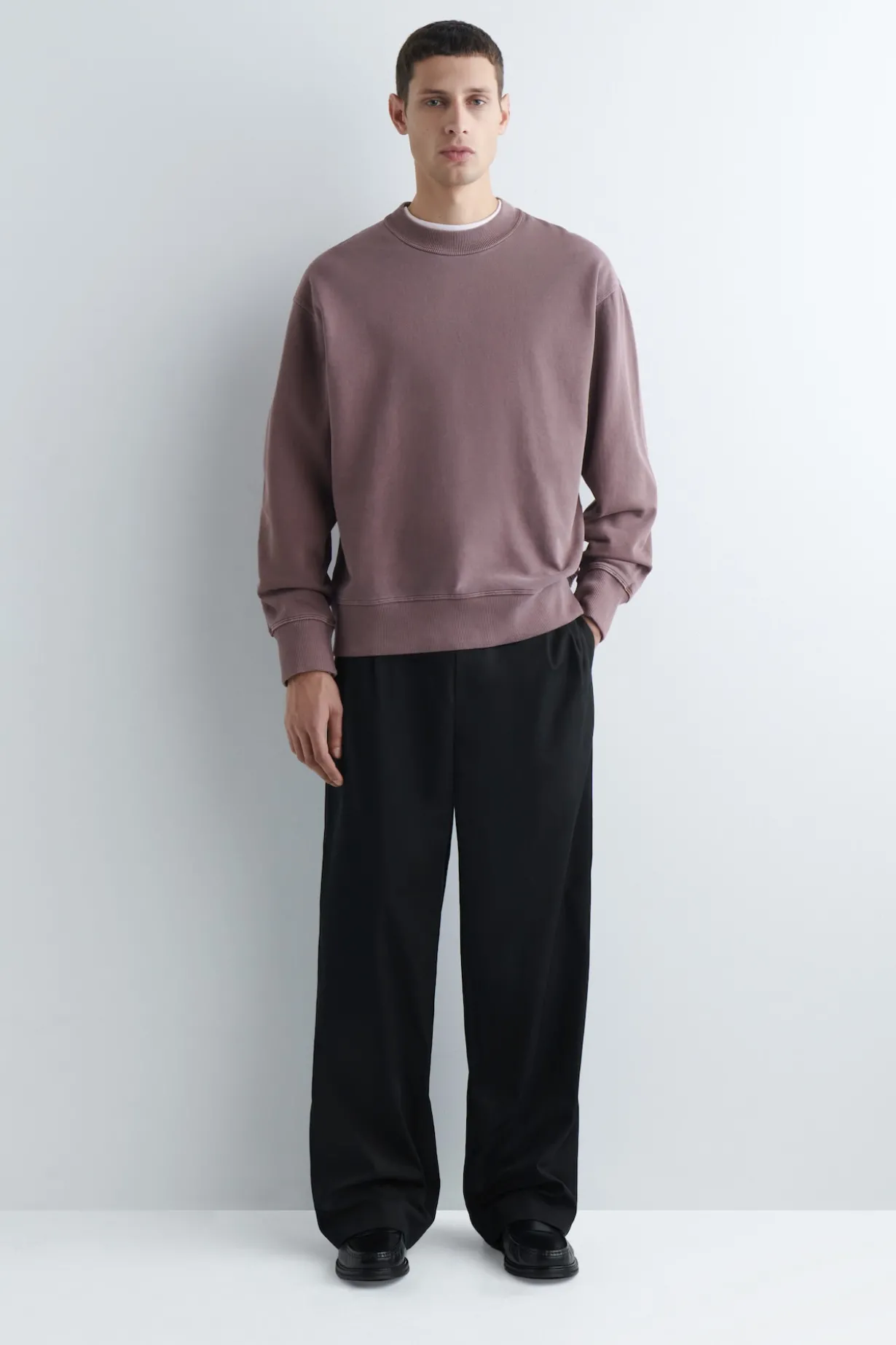 LOCKERES SWEATSHIRT AUS VORGEWASCHENER BAUMWOLLE