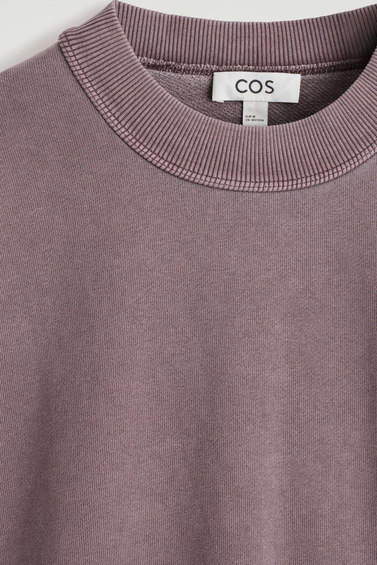 LOCKERES SWEATSHIRT AUS VORGEWASCHENER BAUMWOLLE