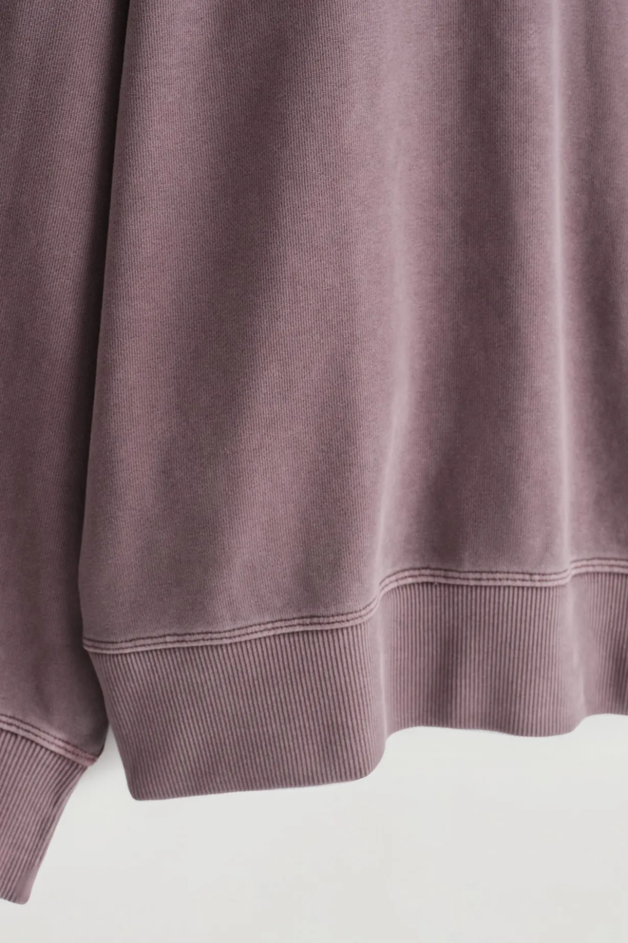 LOCKERES SWEATSHIRT AUS VORGEWASCHENER BAUMWOLLE