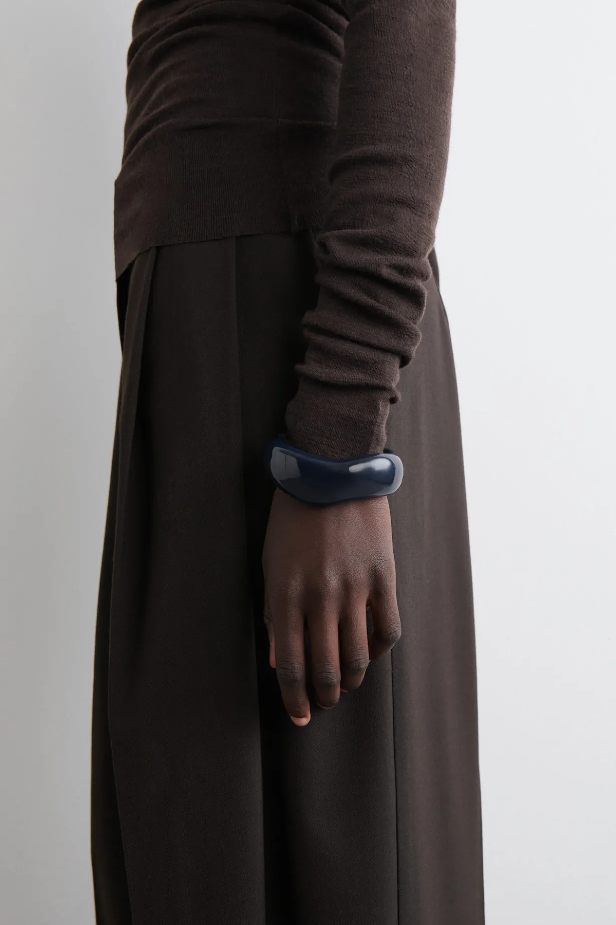 MARKANTE, ABGERUNDETE ARMSPANGE