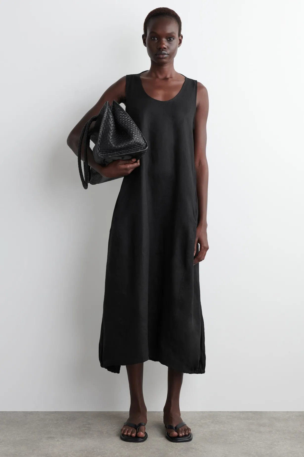 MAXIKLEID AUS LEINEN MIT ELASTISCHEM SAUM