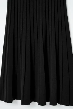MAXIKLEID MIT FALTEN